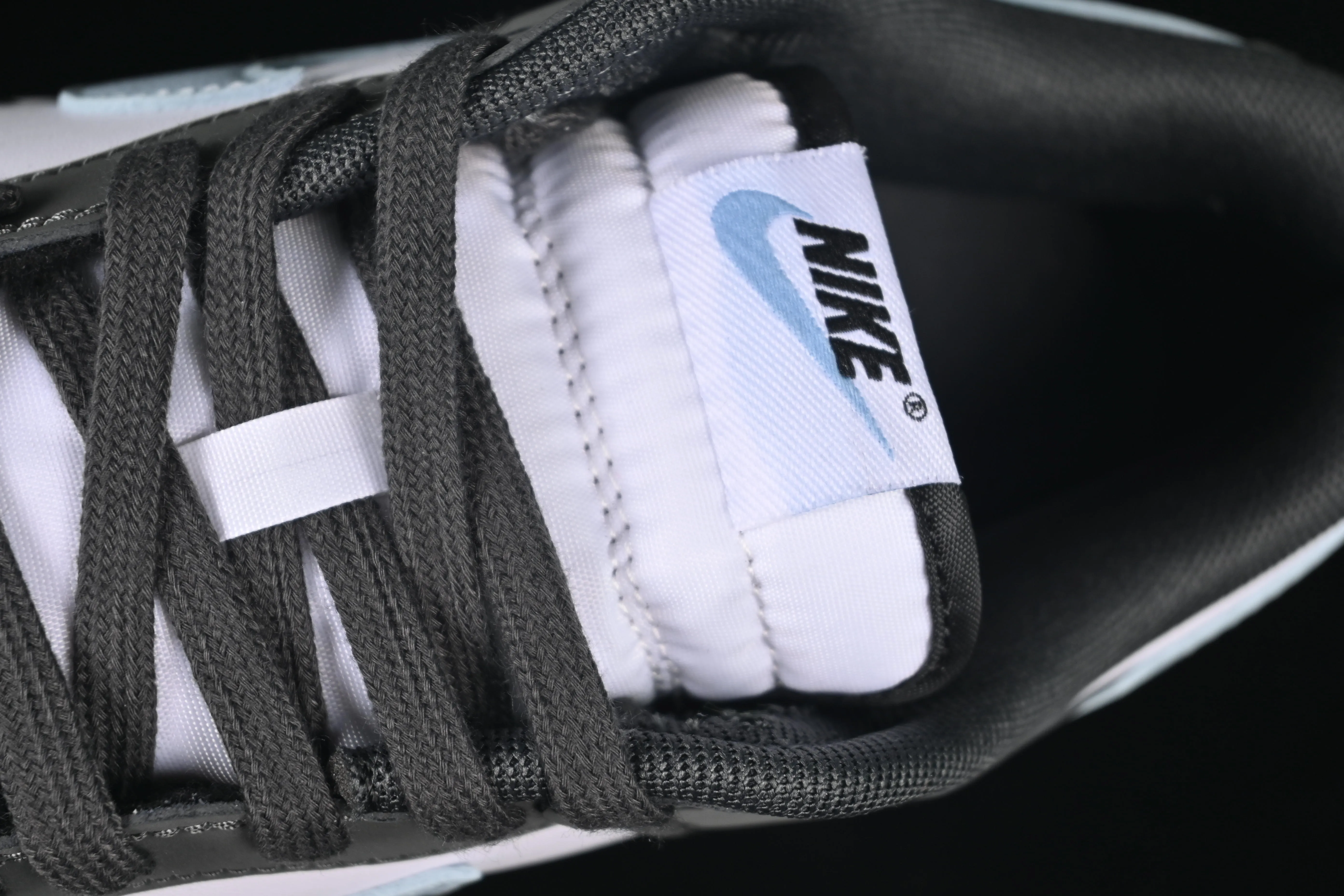 All categories Nk SB Dunk series Nk SB Dunk Low low-top sneakers Nike SB Dunk Low white anthracite low-top casual sneakers IB3079-100